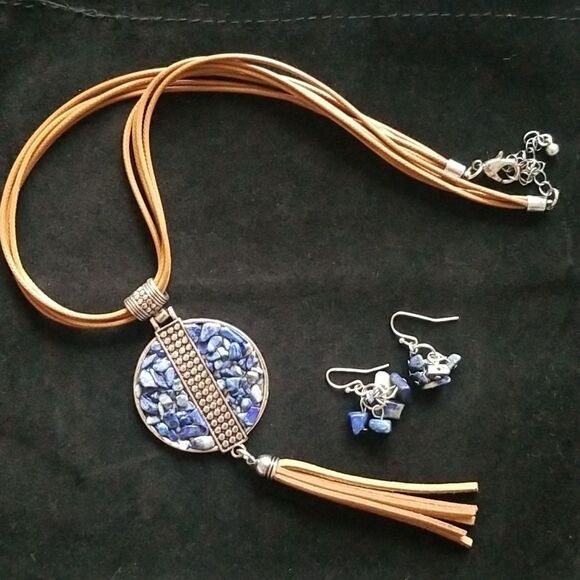 Jewelry - Blue Stone Pendant Fashion Womens Necklace and Earring Set.  J2-0211A